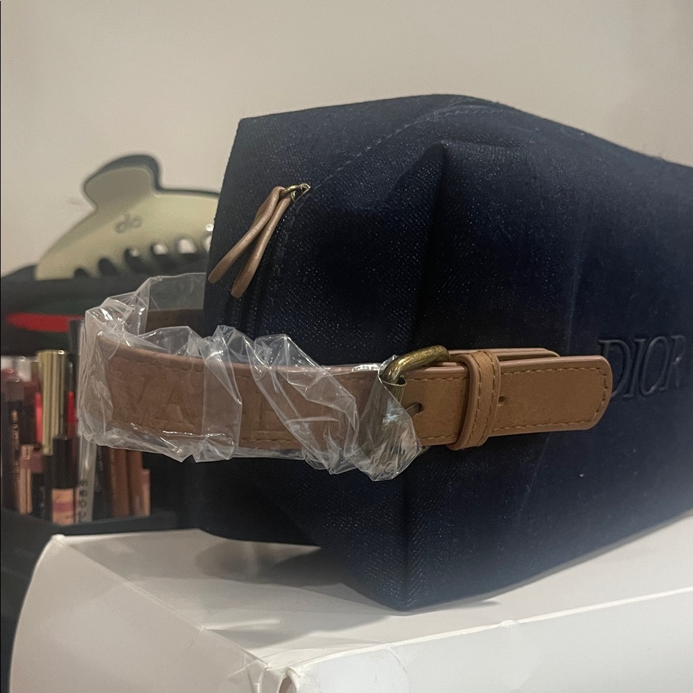 New in box Dior Men's Dark Blue denim Toiletry Bag with Tan Accents - Picture 2 of 3